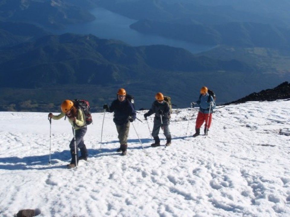Caminando en el Volcan Lanin