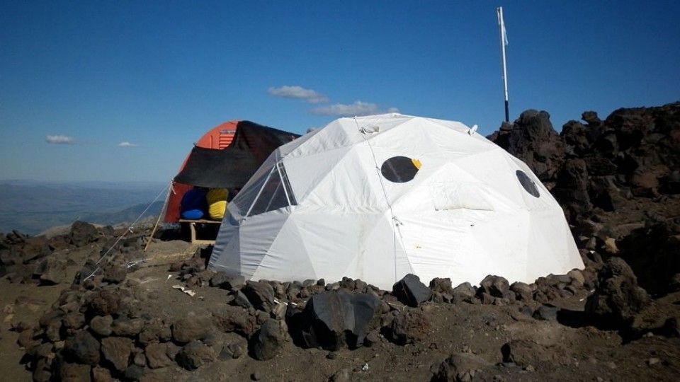 Domos en ascenso al Lanín