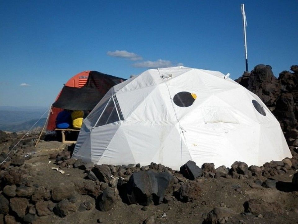 Domos en ascenso al Lanín